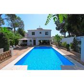 1102 Villa with pool ,lounge, BBQ ,direkt in Marbella