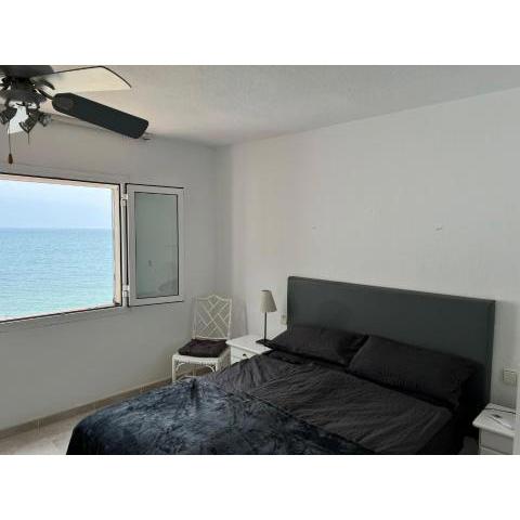 2 Bedroom beachfront house