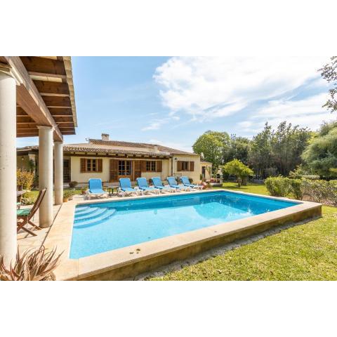 3 Bedroom Villa with Private Pool, Pollensa