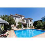 7 bedrooms villa with private pool enclosed garden and wifi at Padul