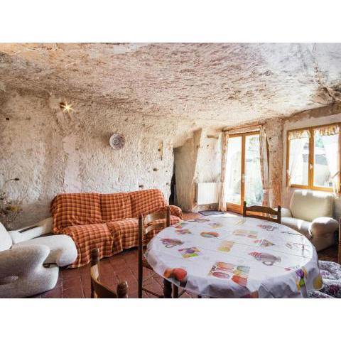 A cave house with a splendid, historic charm