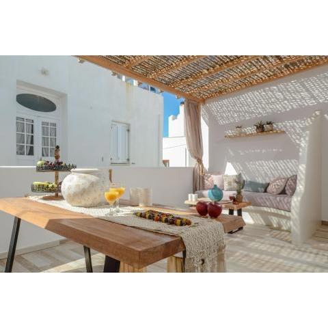 Aegean White Home