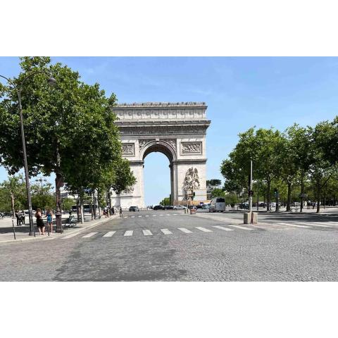 Amazing 1 bedroom, 30sec from Arc de Triomphe