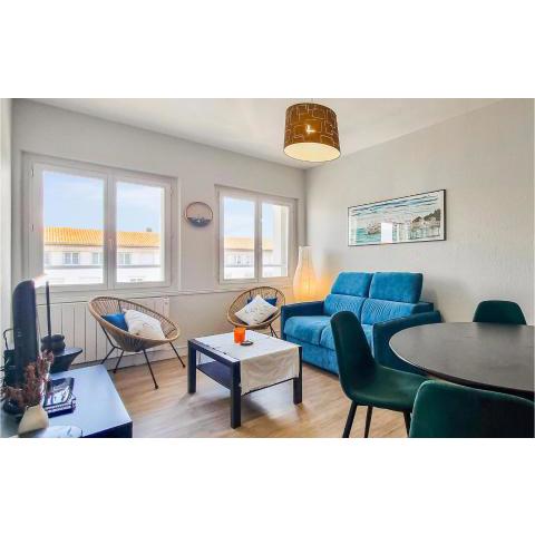 Amazing Apartment In Royan With Wifi And 2 Bedrooms