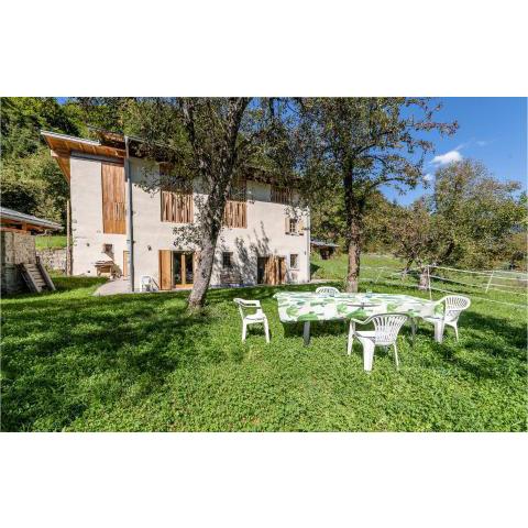 Amazing home in Ledro with WiFi and 3 Bedrooms