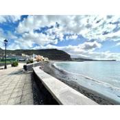 Apartamento con bonita vistas al mar, Wifi y acceso directo en la playa