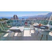 Apartamento con terraza privada y vistas al mar