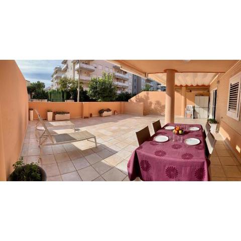 Apartamento Nuevo con Gran Terraza y Wifi en Canet