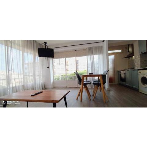 Apartamento turístico playa Capellans, Salou. WIFI