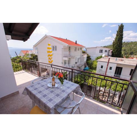 Apartments Adna