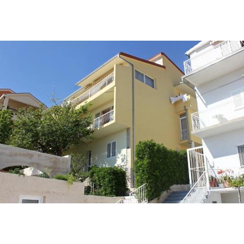 Apartments and rooms with parking space Makarska - 6767