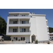 Apartments Bota