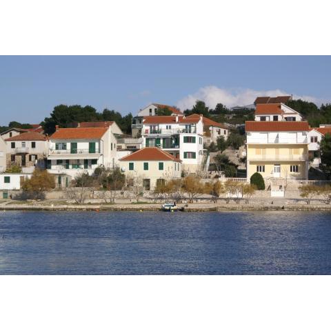 Apartments by the sea Jezera, Murter - 796