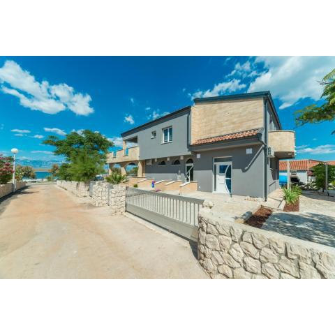 Apartments by the sea Vir - 18588