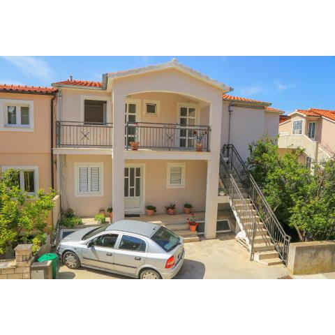 Apartments with a parking space Hvar - 11681