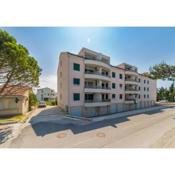 Apartments with a parking space Kastel Gomilica, Kastela - 15563