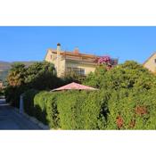 Apartments with a parking space Kastel Luksic, Kastela - 13734