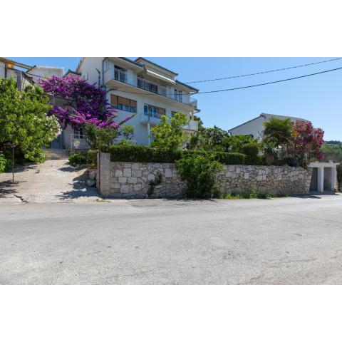 Apartments with a parking space Sumpetar, Omis - 9436