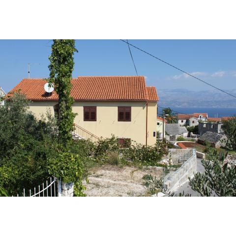 Apartments with a parking space Supetar, Brac - 5628