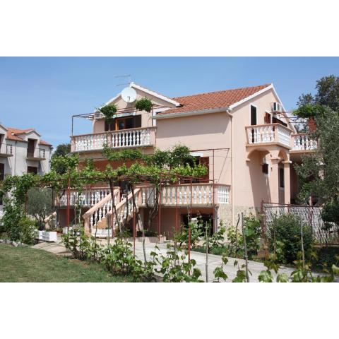 Apartments with a parking space Turanj, Biograd - 6197