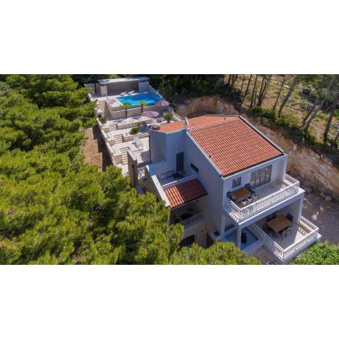 Apartments with a swimming pool Brela, Makarska - 19345