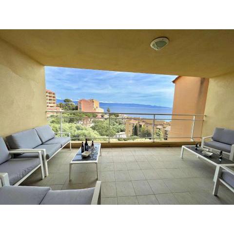 Appartement Ajaccio, 4 pièces, 8 personnes - FR-1-61-612