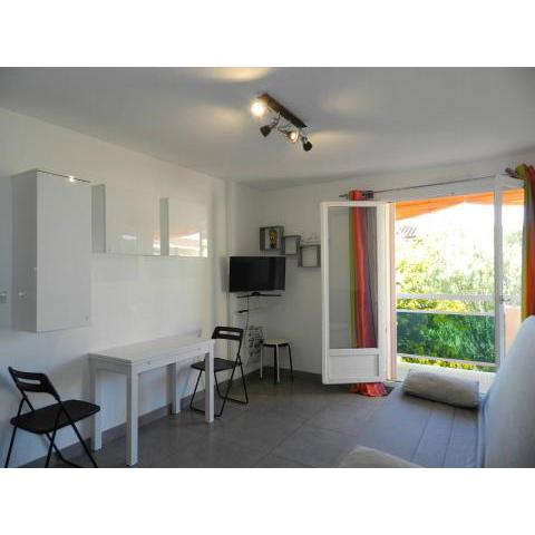 Appartement Bormes-les-Mimosas, 2 pièces, 4 personnes - FR-1-713-7