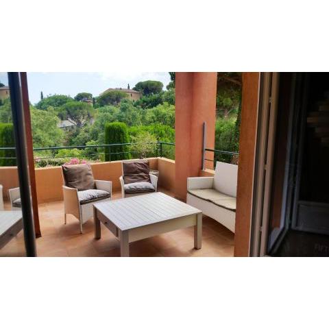 Appartement de 2 chambres avec piscine partagee terrasse amenagee et wifi a Roquebrune sur Argens a 1 km de la plage