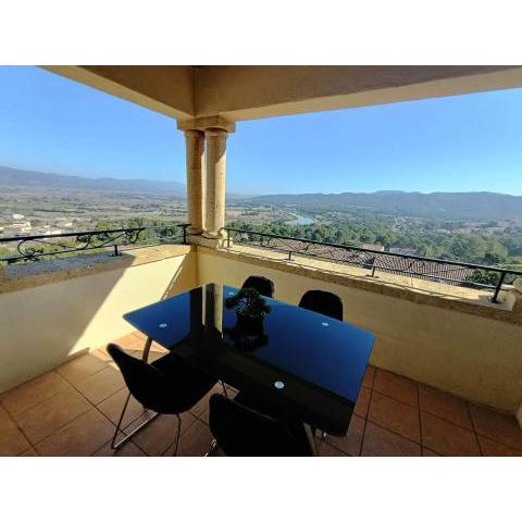 Appartement vue panoramique au domaine et golf de pont royal