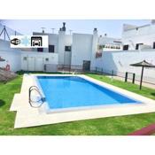 Ático con parking, 2 terrazas privadas, piscina, Aire Ac y Wifi -SÓLO FAMILIAS Y PAREJAS-