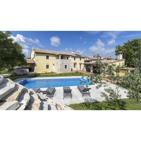 Authentic Istrian Villa Ive with a swimming pool