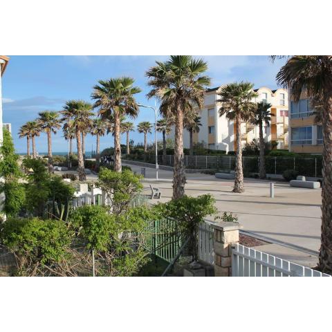 Avenue de la Méditerranée en bord de mer