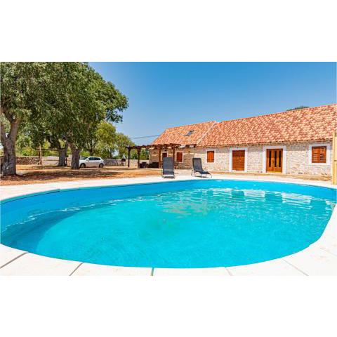 Awesome home in Drinovci with Outdoor swimming pool, WiFi and 2 Bedrooms