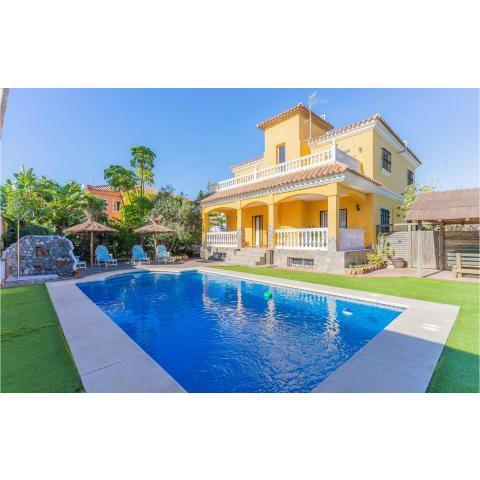 Awesome Home In Malaga With 4 Bedrooms, Wifi And Swimming Pool