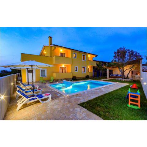 Awesome home in Pula with 5 Bedrooms, Jacuzzi and WiFi