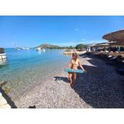 Beach house Lady BAIN with pool, bbq, breakfast and free transport, Žut - Kornati