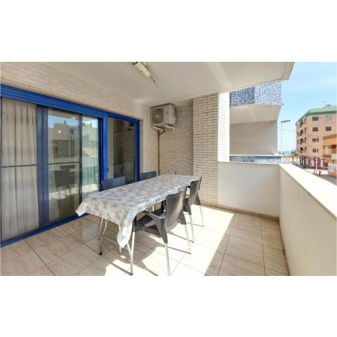 Beautiful Apartment In Playa De Moncofa With 3 Bedrooms