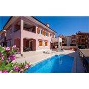 Beautiful apartment in Volme with Outdoor swimming pool and 2 Bedrooms