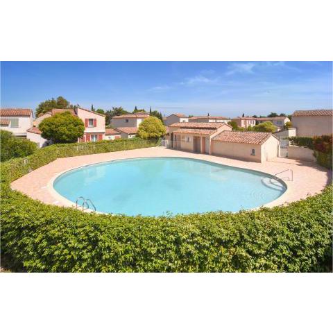 Beautiful home in Aigues-Mortes with WiFi and 2 Bedrooms