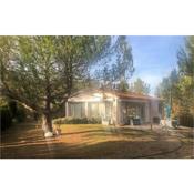 Beautiful home in Meyrargues with WiFi and 3 Bedrooms