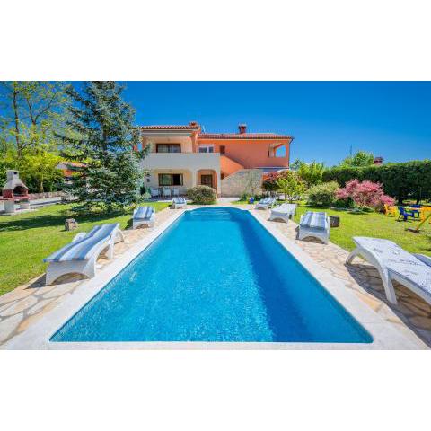 Beautiful villa Santa Domenica with private pool