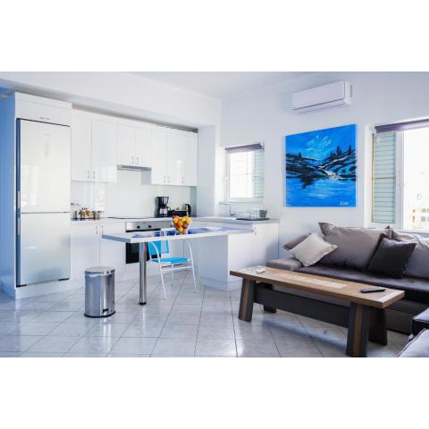 Blue & White lux flat, just 50 meters from beach!