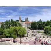 BURGOS CONTEMPLA Centro histórico. Frente al arco