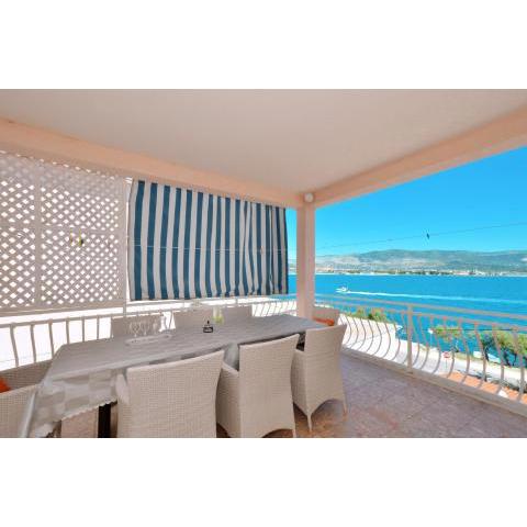 C - apt w balcony shared terrace & the sea view