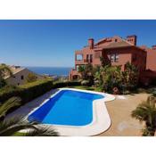 Calahonda luxury apartment with a stunning sea view