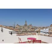 Casa con patio Toledano y terraza con vistas