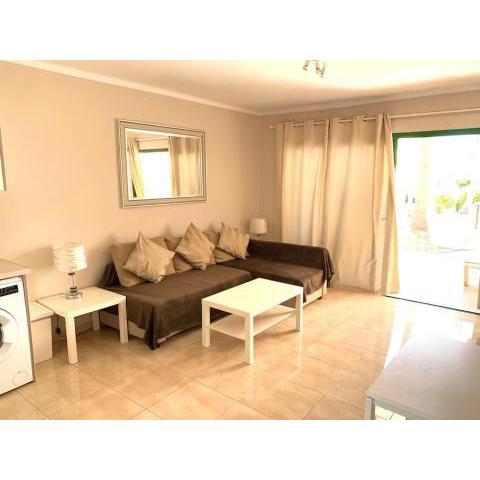 Casa Italia, modern one bedroom apartment close to the beach