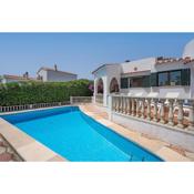 Casa Kintore A beautiful family friendly villa situated in the heart of S’Algar