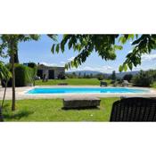 casa rural de un artista en plena naturaleza piscina y parque de esculturas en villarcayo