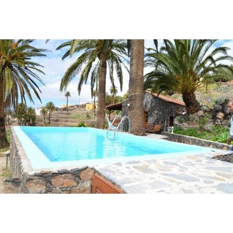 Casa Rural Sola con piscina privada